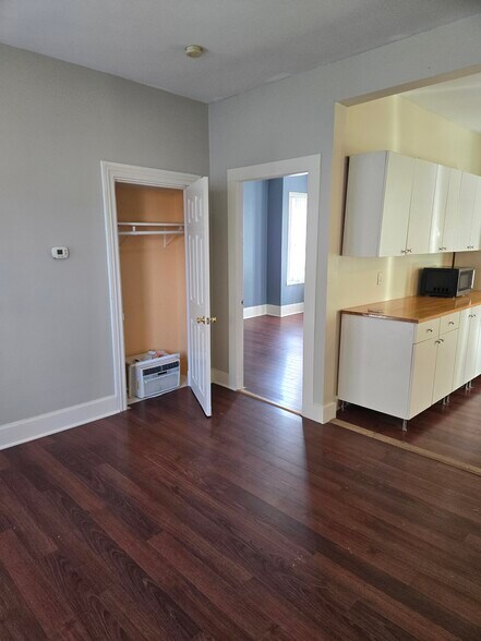 Building Photo - 85 Wood St