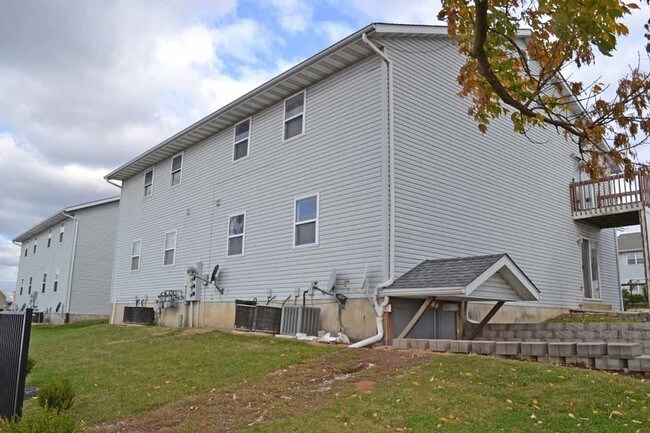 Building Photo - 2636-2644 Villa Park Dr