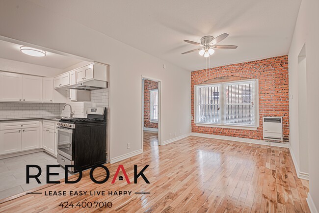 Building Photo - 326 1/2 Normandie Ave-309