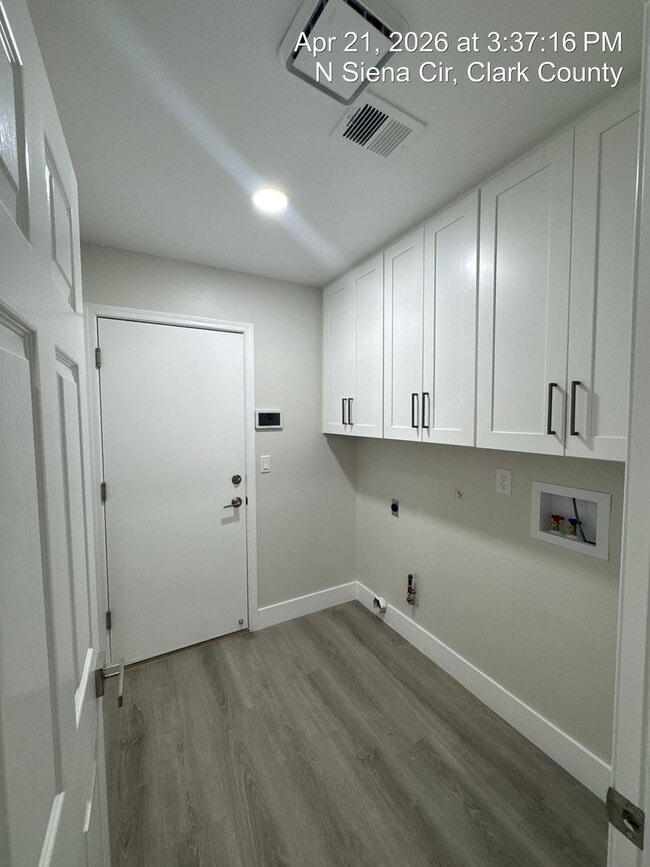 Building Photo - Remodeled Single Story, 4 Bedroom Home in Desert Shores