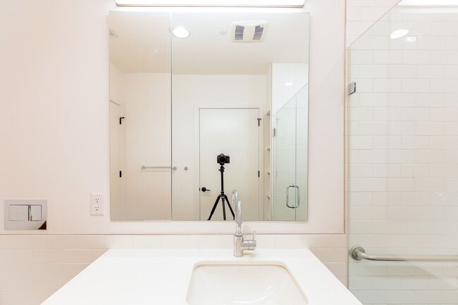 Building Photo - Terrific One Bedroom Condo in Truxton Circle!