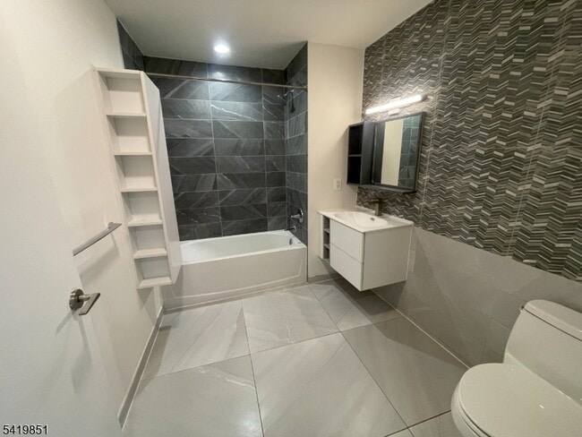 Building Photo - 315 S Harrison St