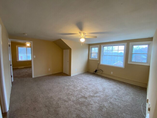 Building Photo - 5103 E 114th St