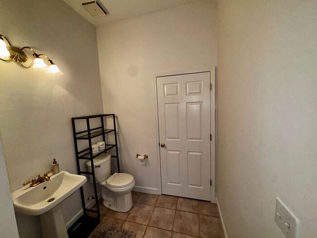 Building Photo - 3 Bedroom 2.5 Bath Cinnamon Bay Home with Stunning view, and Hardwood Flooring!