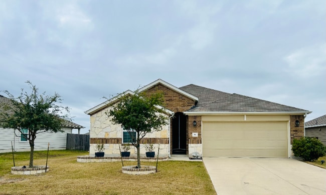 Building Photo - 741 Carol Dr