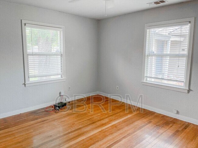 Building Photo - 3418 26th St