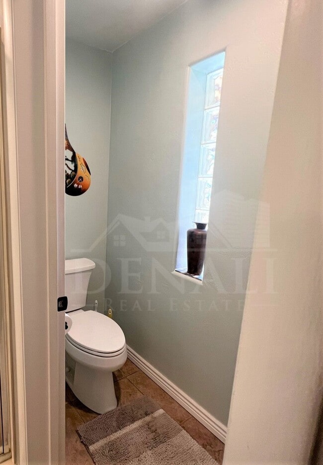 Building Photo - 3122 E Monterosa St