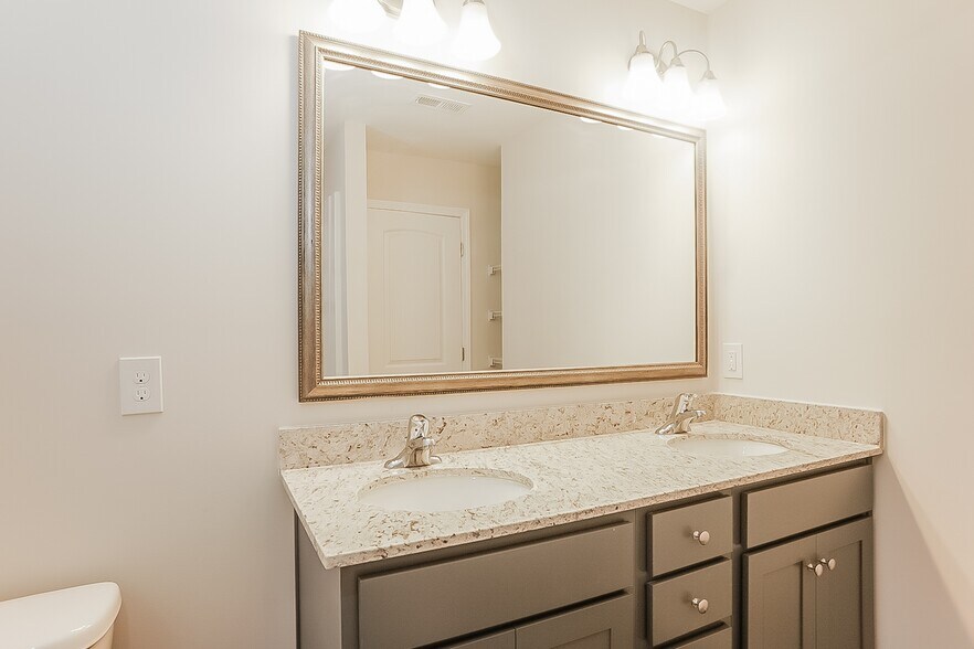 Building Photo - 4065 Thimbleberry Dr