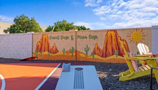 Building Photo - 2431 E Laurel St