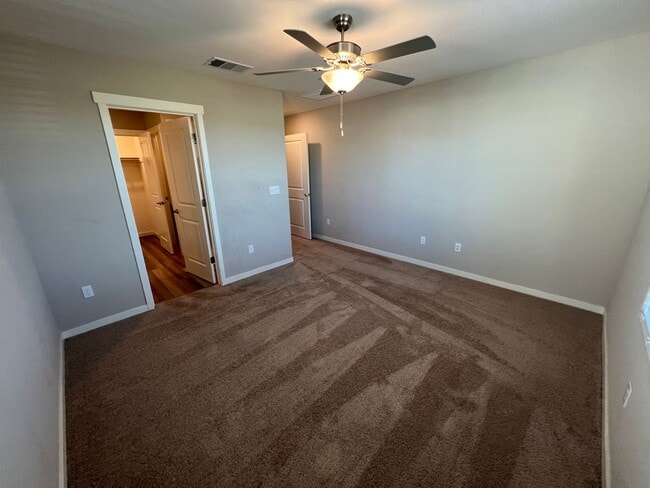 Building Photo - 3 Bed / 2.5 Bath | West Sacramento Home Av...