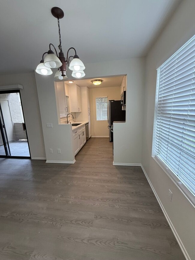 Building Photo - Terrific 2Br/2Ba Condo in Terra Vista II