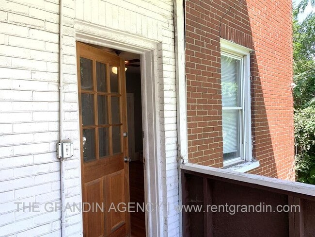 Building Photo - 1306 Patterson Ave SW