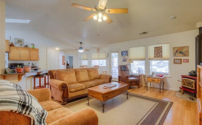 Building Photo - 449 Silver Leaf Dr