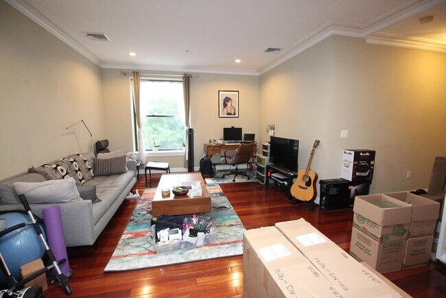 Building Photo - 20 McTernan St