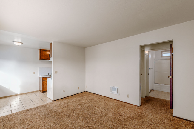 Building Photo - 316 E Bunny Ave