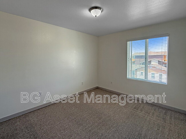 Building Photo - 1459 MacArthur Blvd