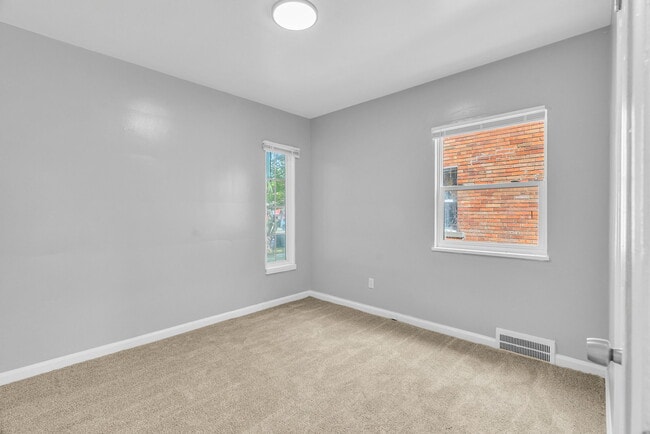 Building Photo - 10644 Stratman St