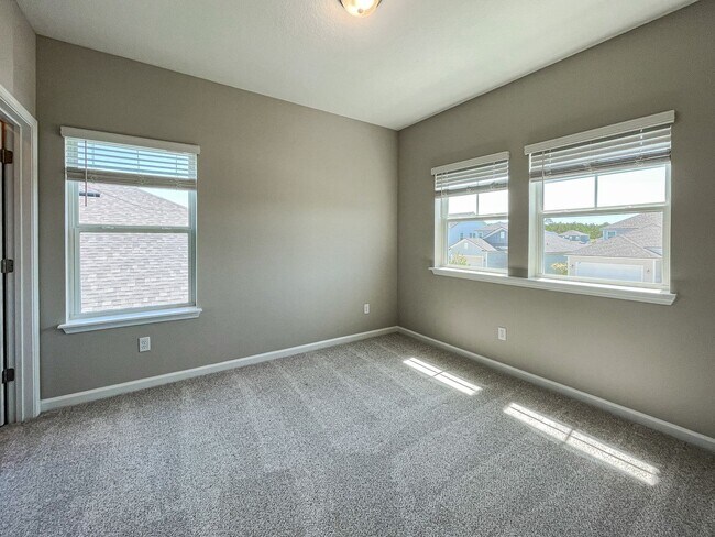 Building Photo - Silverleaf 4/3 w water view!!