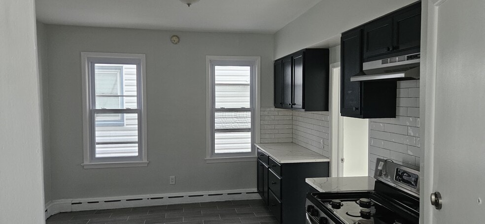 Building Photo - 30 Arthur St