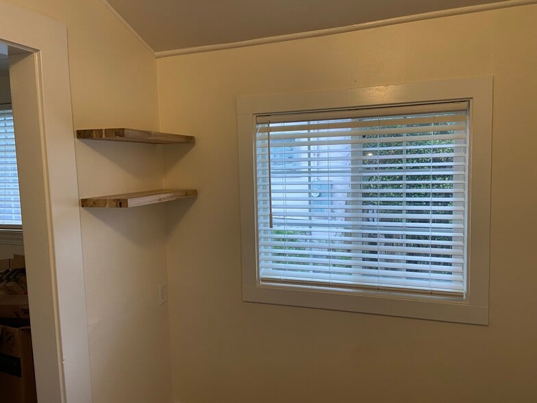 Building Photo - 1237 West Ave