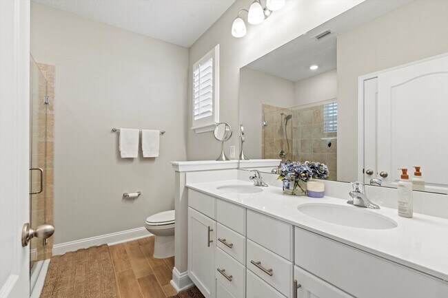 Building Photo - 97 Thistleton Wy