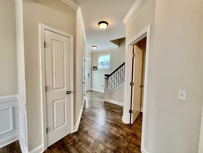 Building Photo - 759 Fairview Cir