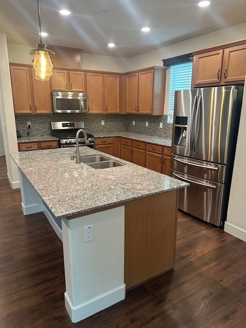 Building Photo - Welcome to this inviting 3-bedroom, 3-bath home located in a desirable Riverbank neighborhood