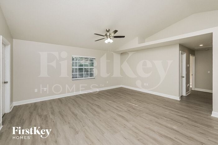 Building Photo - 5322 Plum Ave