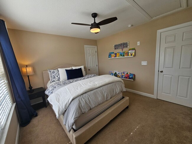 Building Photo - GRASSFIELD - Lauren's Cove