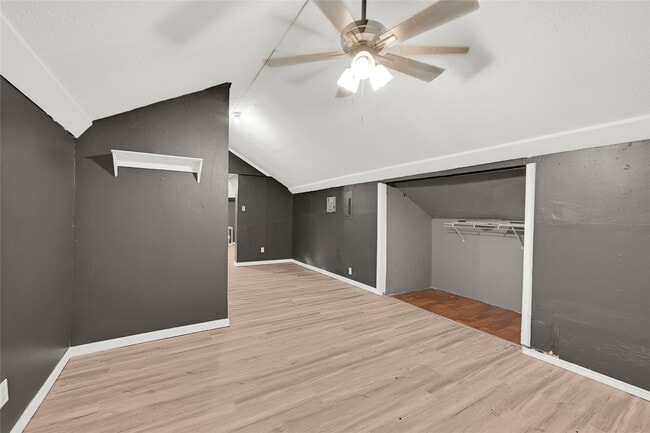 Building Photo - 310 N Rock Island St