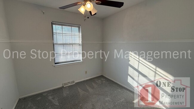 Building Photo - Charming 3-bedroom, 2-bathroom home in Blue Springs