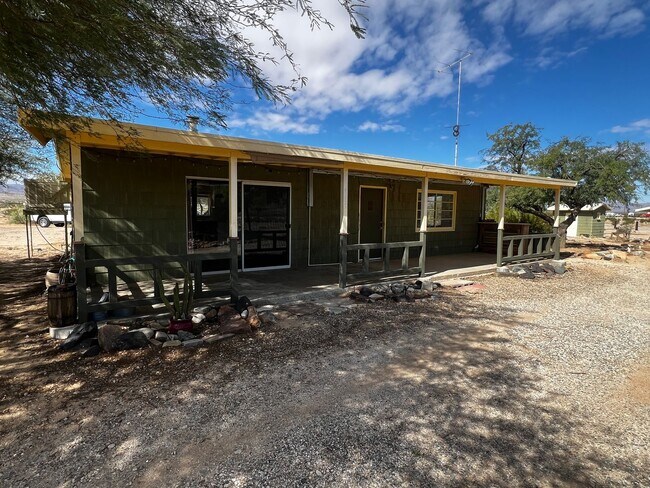 Building Photo - For Rent – Private Desert Retreat in Wonde...