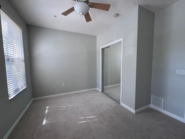 Building Photo - Bright and Inviting 3 bedroom, 2 Bath Condo in Desirable Baldwin Park
