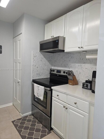 Building Photo - 301 SW 86th Ave