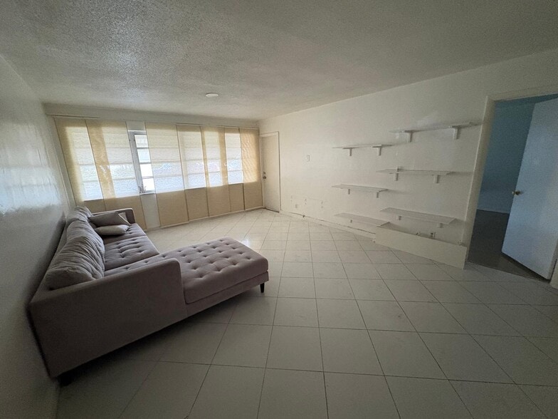 Building Photo - 215 SE 3rd Ave