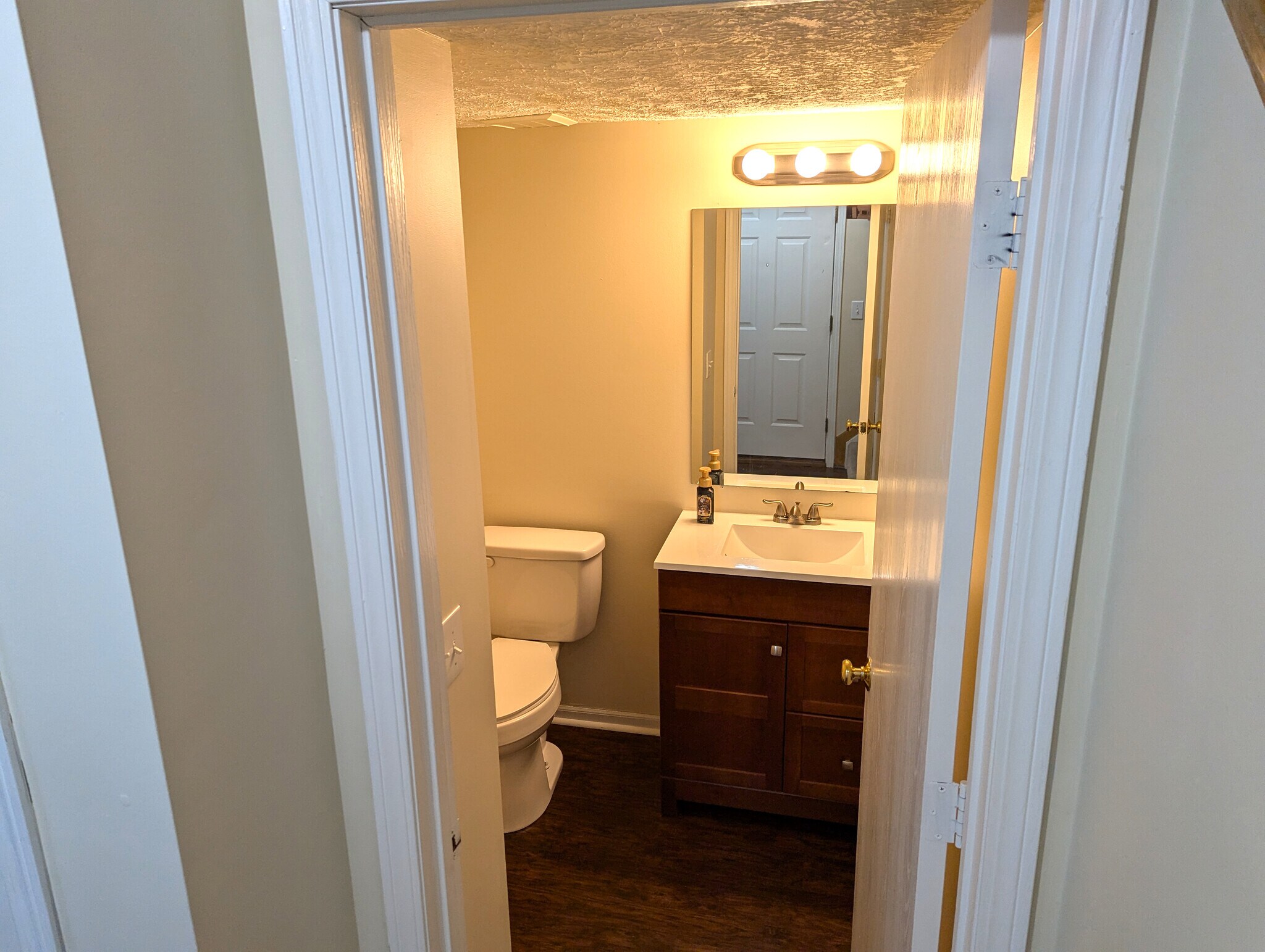 First Floor Bath - 9146 Drum Plz
