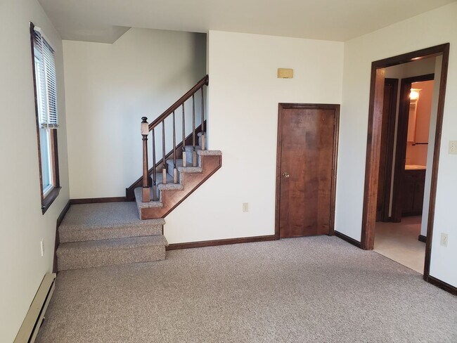 Building Photo - 3015 W Newport Rd