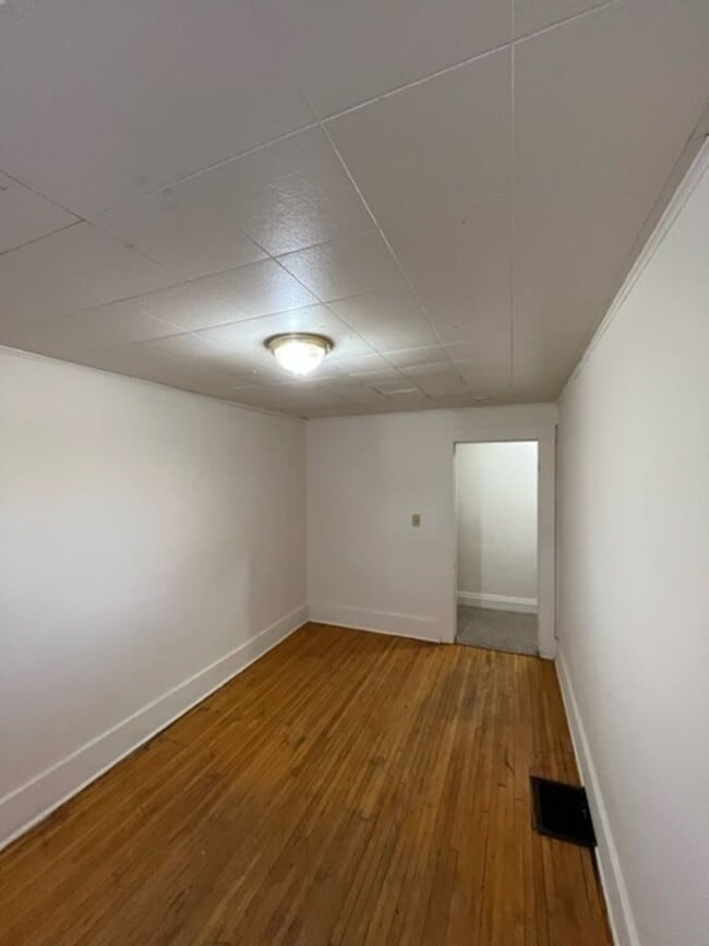 Building Photo - 271
