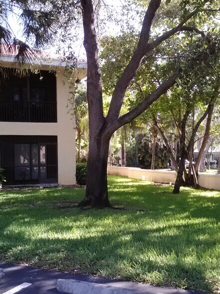 Building Photo - 2445 SW 18th Ter