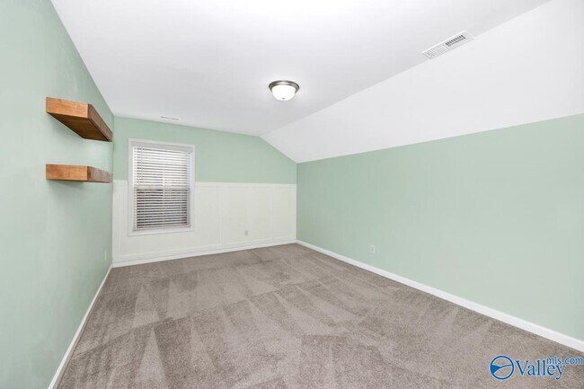 Building Photo - 171 Kingswood Dr