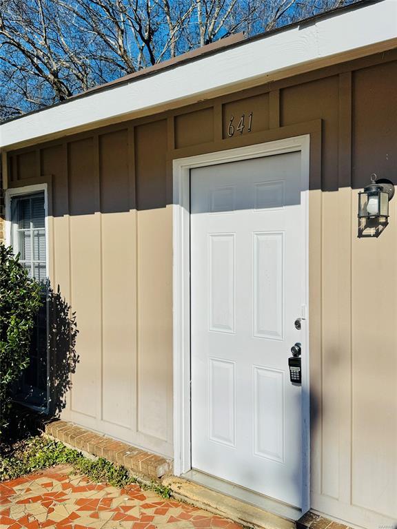 Building Photo - 641 Groveland Dr