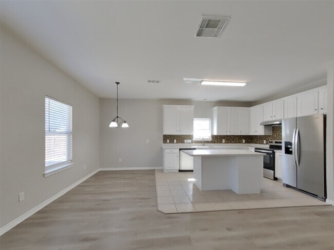 Building Photo - 21214 Peachvine Ln