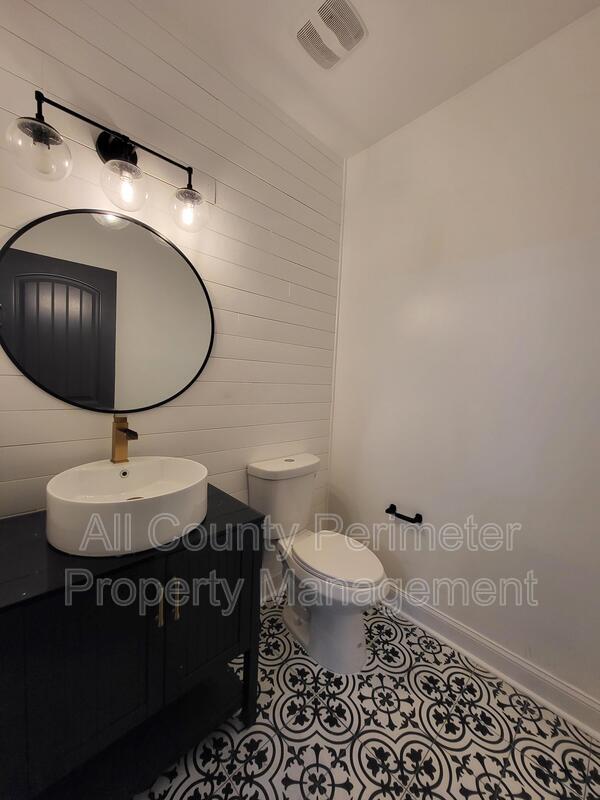 Building Photo - 3748 Sycamore Bend