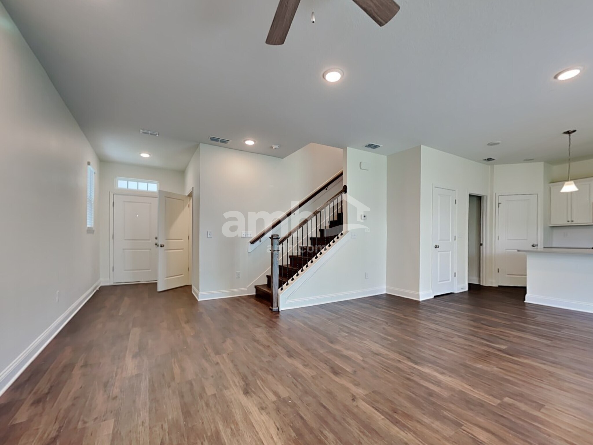 Building Photo - 559 Onate Cir