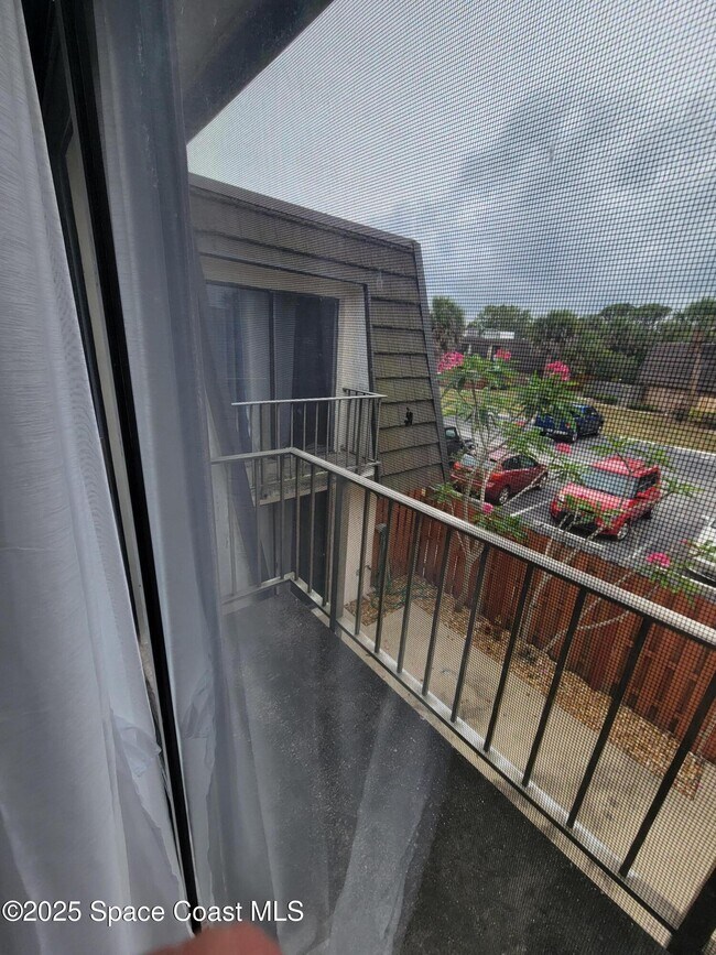 Building Photo - 2313 Vista Oaks Cir NE