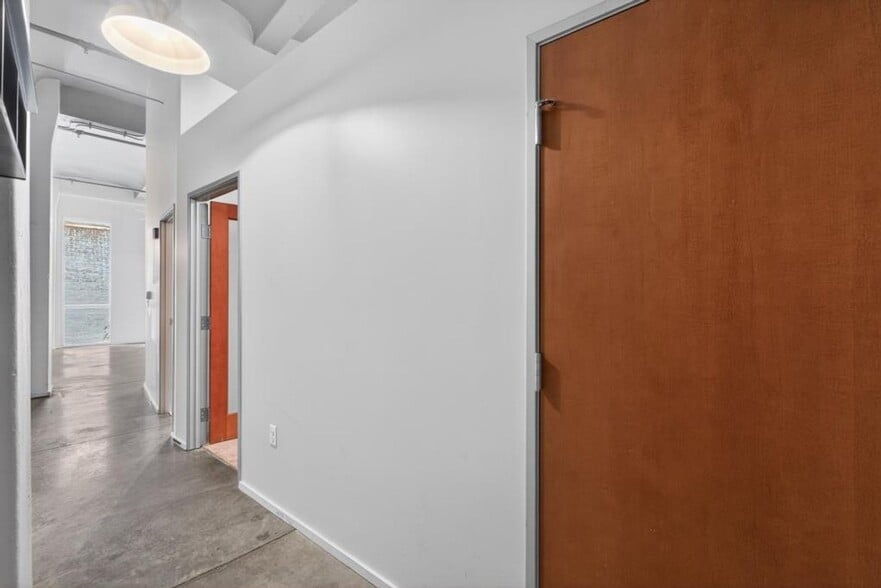 Building Photo - 1136 Washington Ave