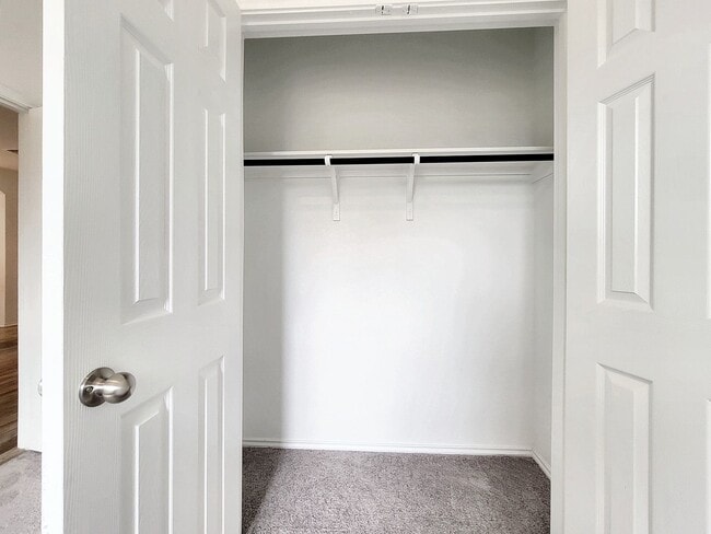 Building Photo - 517 Sour Cherry Ln