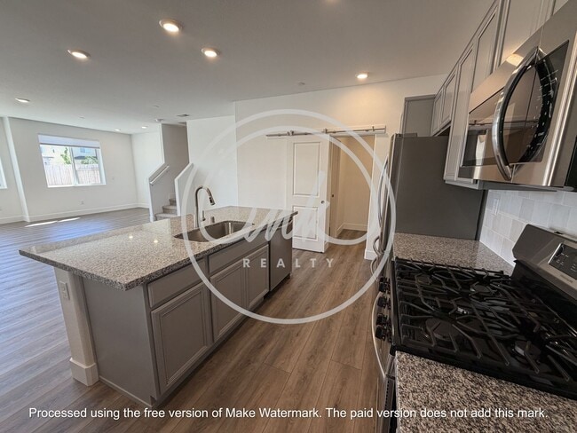 Building Photo - Beautiful Newly Built Townhome In Jenuane Community