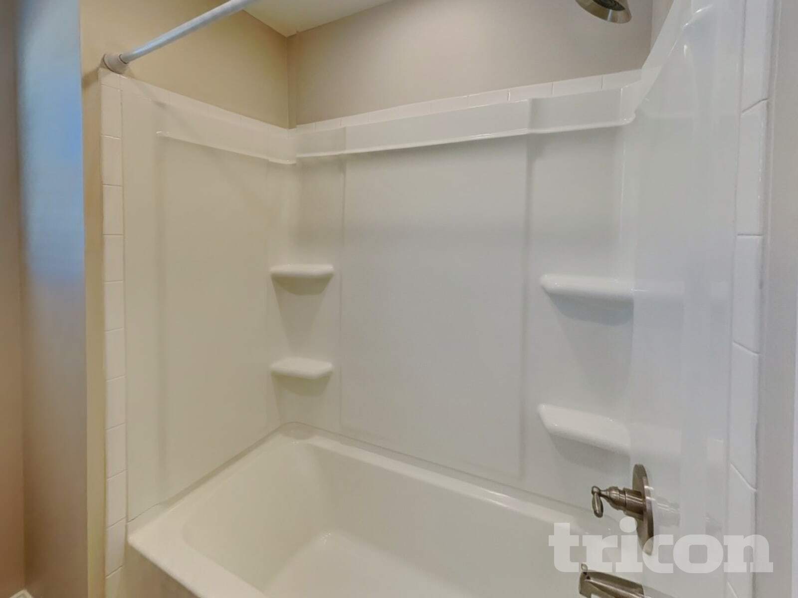 Building Photo - 124 Lucerne Ln