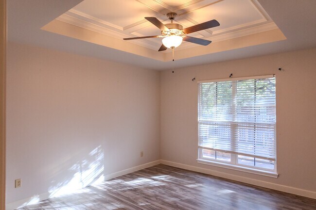 Building Photo - 2803 Pueblo Ct N